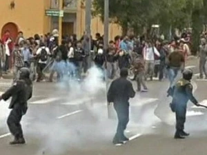 Cảnh sát trấn áp các cuộc biểu tình ở Lima. (Nguồn: BBC)