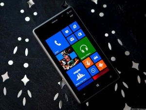 Nokia phô diễn khả năng chịu đựng của điện thoại