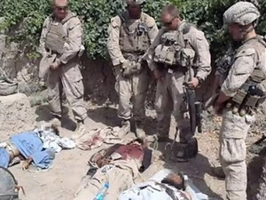 Lính Mỹ tiểu tiện lên quân Taliban. (Nguồn: Internet)