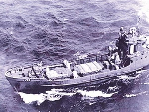 Một chiếc tàu không số trên hành trình vận chuyển vũ khí vào chiến trường miền Nam (ảnh tư liệu) 