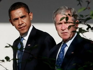 Tổng thống Barack Obama và người tiền nhiệm George W. Bush. (Nguồn: Getty Images)