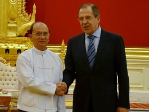 ổng thống Myanmar U Thein Sein và Ngoại trưởng Nga Sergei Lavrov. (Nguồn: firstpost.com)