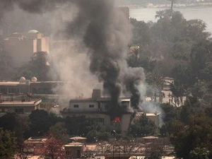 Trụ sở Liên đoàn Bóng đá Ai Cập bị phóng hỏa. (Nguồn: AP)