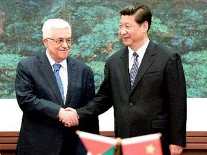 Chủ tịch nước Trung Quốc Tập Cận Bình hội đàm với Tổng thống Palestine Mahmoud Abbas. (Nguồn: THX/TTXVN)