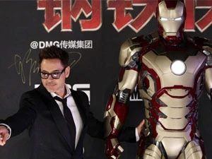 "Iron Man 3' phiên bản Trung Quốc quảng cáo sữa?