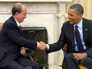 Tổng thống Myanmar Thein Sein và Tổng thống Mỹ Obama. (Nguồn: EPA)