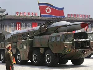 Triều Tiên khoe các vũ khí hạng nặng ở lễ duyệt binh