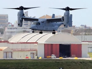 Máy bay MV-22 Osprey tại căn cứ Okinawa. (Nguồn: theguardian)