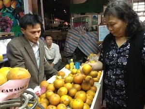 Các loại trái cây giải khát tăng giá. (Ảnh: Quỳnh Trang/Vietnam+)