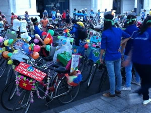 Diễu hành xe đạp hoa bảo vệ môi trường du lịch biển 
