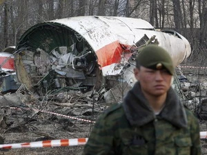 Xác chiếc chuyên cơ Tu-154 khi đâm xuống gần sân bay Smolensk. (Nguồn: Reuters)