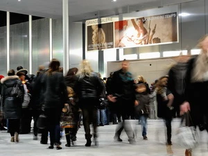 Du khách tham quan Viện bảo tàng Louvre ngày 4/12. (Nguồn: AFP/TTXVN)