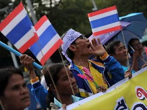 Phe "áo vàng" biểu tình tại thủ đô Bangkok hồi tháng 1/2011. Ảnh minh họa. (Nguồn: AFP/TTXVN)
