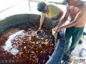 Một cơ sở tái chế dầu ăn bẩn ở Trung Quốc. (Nguồn: Internet)