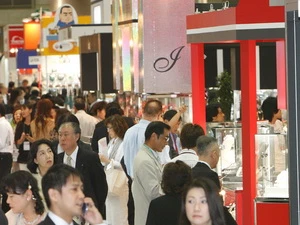 Khách thăm quan các gian hàng ở Hội chợ trang sức thường niên Nhật Bản. (Nguồn: japanjewelleryfair.com)