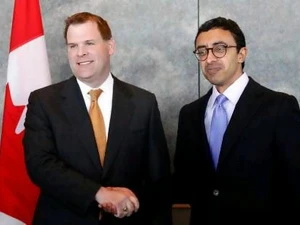 Ngoại trưởng Canada John Baird và người đồng cấp UAE Sheikh Abdullah bin Zayed Al Nahyan. (Nguồn: Reuters)