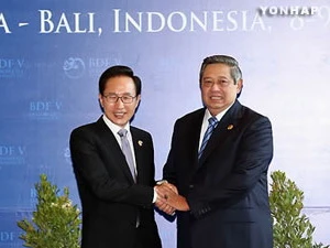 Tổng thống Indonesia và Tổng thống Hàn Quốc. (Nguồn: Yonhap)