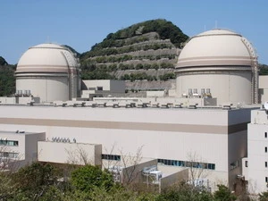 Lò phản ứng số 3 và số 4 của nhà máy điện hạt nhân Ohi. (Nguồn: AFP/TTXVN)