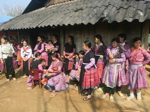 Quang cảnh một đám cưới dân tộc H'Mông ở Sơn La. (Ảnh: Phương Hoa/TTXVN)
