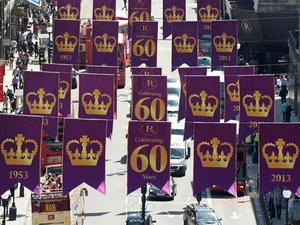 Đường phố London trang hoàng mừng 60 năm ngày Nữ hoàng Elizabeth lên ngôi. (Nguồn: EPA)