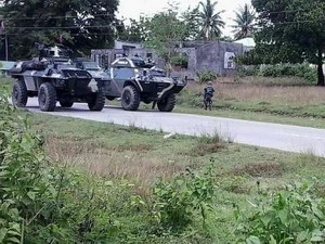 Quân đội chính phủ Philippines phong tỏa một tuyến đường ở Maguindanao. (Nguồn: AFP)