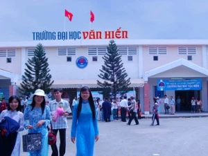 Đại học Văn Hiến là một trong 3 trường bị đình chỉ tuyển sinh năm 2012. (Ảnh: Internet)