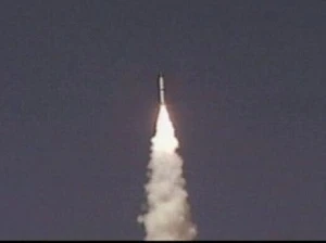 Ấn Độ vừa thử thành công tên lửa đạn đạo Agni II