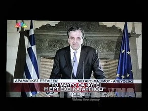 Thủ tướng Hy Lạp Antonis Samaras phát biểu trên đài truyền hình ở thủ đô Athens (Nguồn: AFP/TTXVN)