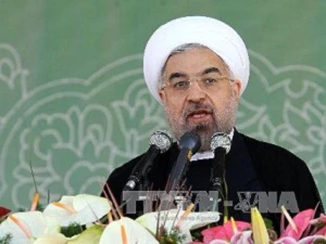 Tổng thống Hassan Rowhani phát biểu tại lễ diễu binh (Nguồn: AFP/TTXVN)