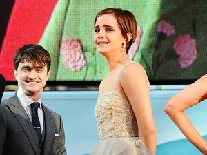 Emma xúc động trong buổi ra mắt phim tại London. (Nguồn: Getty)