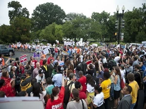 Cuộc biểu tình đã thu hút khoảng 10.000 người tham gia. (Nguồn: nbclatino.com) 