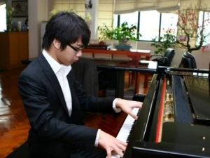 Tài năng piano trẻ Việt Nam Nguyễn Việt Trung. (Ảnh: Internet)