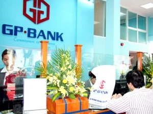 Khách hàng giao dịch tại GP.Bank. (Nguồn: Internet).