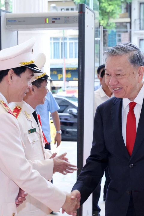 Tổng Bí thư, Chủ tịch nước Tô Lâm với lực lượng Công an Nhân dân (Ảnh tư liệu: TTXVN)