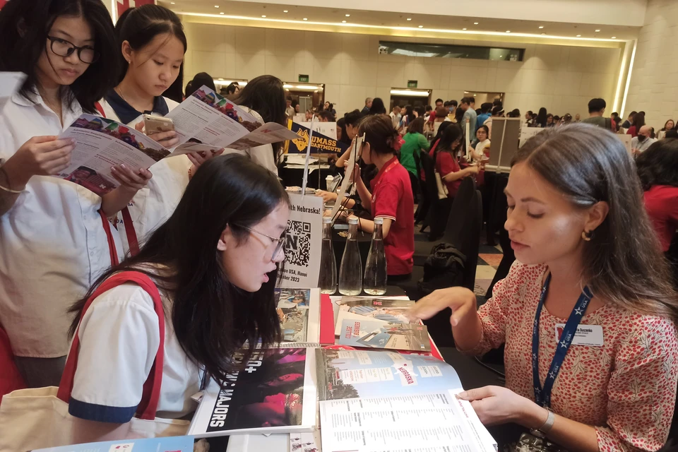 Việt Nam dẫn đầu ASEAN trong việc cử sinh viên đi du học nước ngoài | Vietnam+ (VietnamPlus)