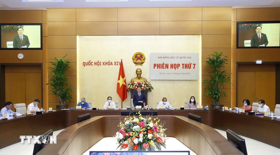 Chủ tịch Quốc hội Vương Đình Huệ phát biểu khai mạc Phiên họp thứ 7, Hội đồng Bầu cử quốc gia. (Ảnh: Doãn Tấn/TTXVN)