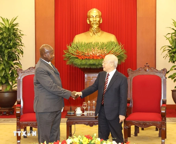 Tại Trụ sở Trung ương Đảng, Tổng Bí thư Nguyễn Phú Trọng tiếp Tổng thống Cộng hòa Uganda Yoweri Kaguta Museveni đang trong chuyến thăm chính thức Việt Nam. (Ảnh: Trí Dũng/TTXVN)