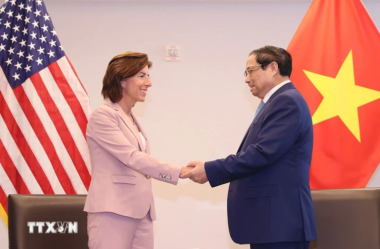 Thủ tướng Phạm Minh Chính tiếp Bộ trưởng Thương mại Hoa Kỳ Gina Raimondo. (Ảnh: Dương Giang/TTXVN)