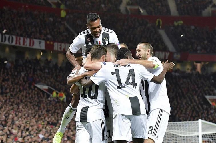 Juventus đã giành trọn 3 điểm ngay tại sân Old Trafford khi có chiến thắng 1-0 trước Manchester United ở lượt trận thứ 3 vòng bảng Champions League.