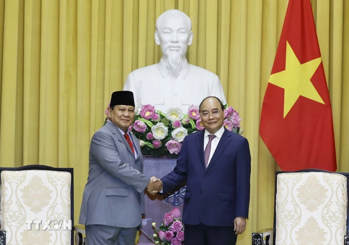 Chủ tịch nước Nguyễn Xuân Phúc tiếp Bộ trưởng Bộ Quốc phòng Indonesia Prabowo Subianto. (Ảnh: Thống Nhất/TTXVN)