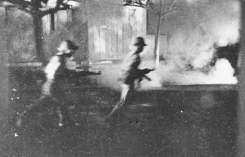 Quân Giải phóng tiến công tiêu diệt giặc tại Sài Gòn (1968). (Ảnh Tư liệu TTXVN)