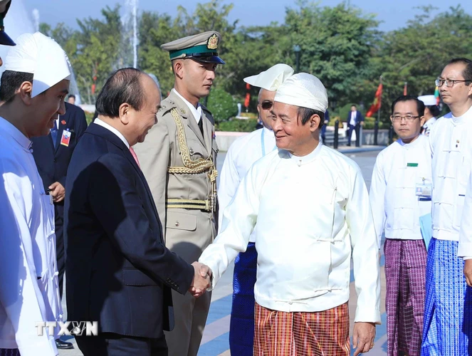  Thủ tướng Nguyễn Xuân Phúc cùng Đoàn đại biểu cấp cao Chính phủ Việt Nam thăm chính thức nước Cộng hòa Liên bang Myanmar từ ngày 16-18/12. (Ảnh: Thống Nhất/TTXVN)