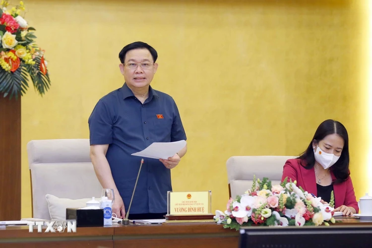Chủ tịch Quốc hội Vương Đình Huệ phát biểu khai mạc Phiên họp thứ 8 của Hội đồng Bầu cử Quốc gia. (Ảnh: Doãn Tấn/TTXVN)