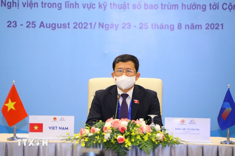 Chủ nhiệm Ủy ban Đối ngoại của Quốc hội Việt Nam Vũ Hải Hà chủ trì hội nghị. (Ảnh: Nguyễn Điệp/TTXVN)