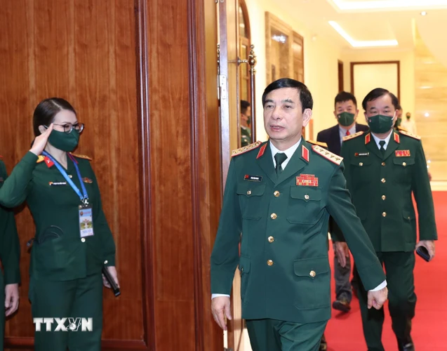 Đại tướng Phan Văn Giang, Bộ trưởng Bộ Quốc phòng Việt Nam, đến dự hội nghị. (Ảnh: Trọng Đức/TTXVN)