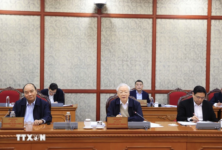 Tổng Bí thư Nguyễn Phú Trọng chủ trì họp Bộ Chính trị để cho ý kiến về các nội dung quan trọng. (Ảnh: Thống Nhất/TTXVN)