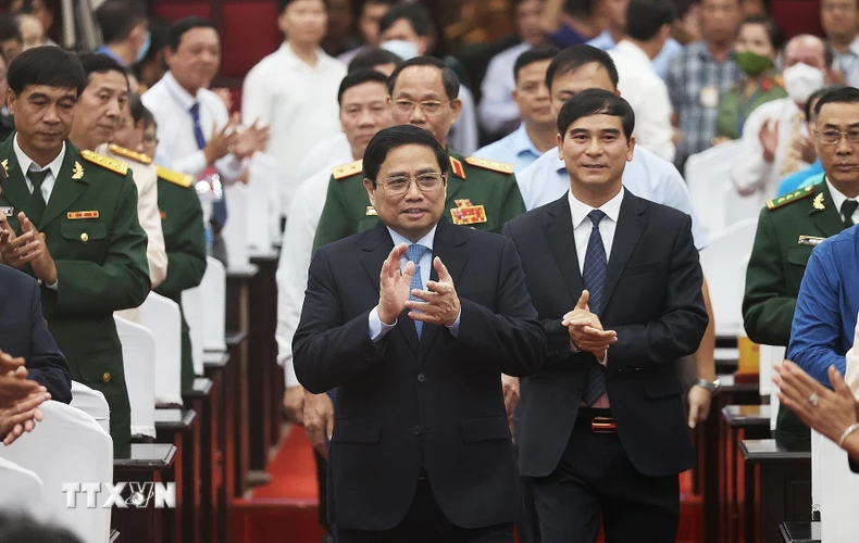Thủ tướng Phạm Minh Chính đến dự Lễ Kỷ niệm 30 năm tái lập tỉnh Bình Thuận. (Ảnh: Dương Giang/TTXVN)
