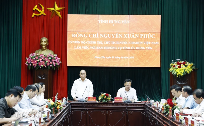 Chủ tịch nước Nguyễn Xuân Phúc chủ trì buổi làm việc với Ban Thường vụ Tỉnh ủy Hưng Yên. (Ảnh: Thống Nhất/TTXVN)