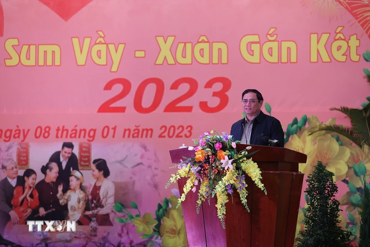 Thủ tướng Phạm Minh Chính dự Chương trình 'Tết sum vầy-Xuân gắn kết 2023' ở Phú Yên. (Ảnh: Dương Giang/TTXVN)