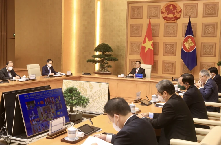 Thủ tướng Phạm Minh Chính dự Hội nghị cấp cao đặc biệt kỷ niệm 30 năm quan hệ ASEAN-Trung Quốc. (Ảnh: Lâm Khánh/TTXVN)